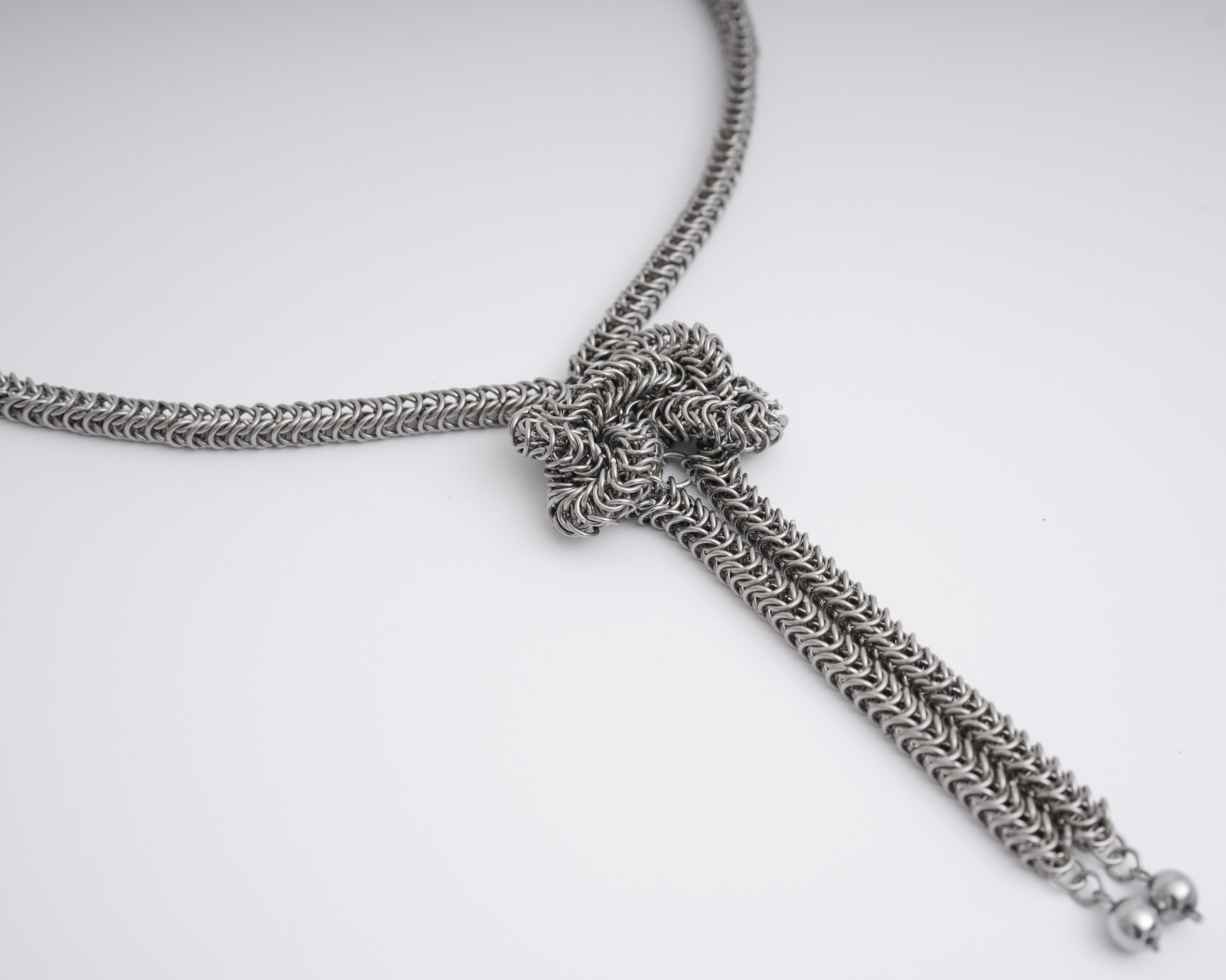 Twisted Bound Neck Chain UNISEX